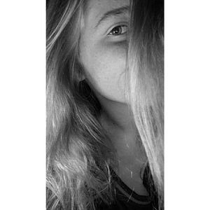 Meet your Posher, Caleigh